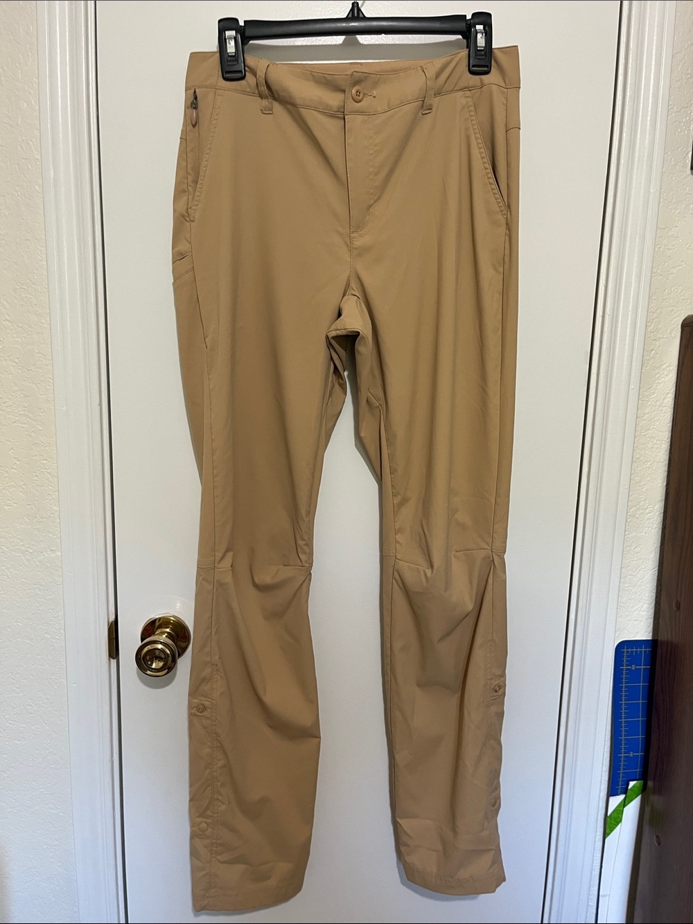Columbia Size 6 - Khaki pants